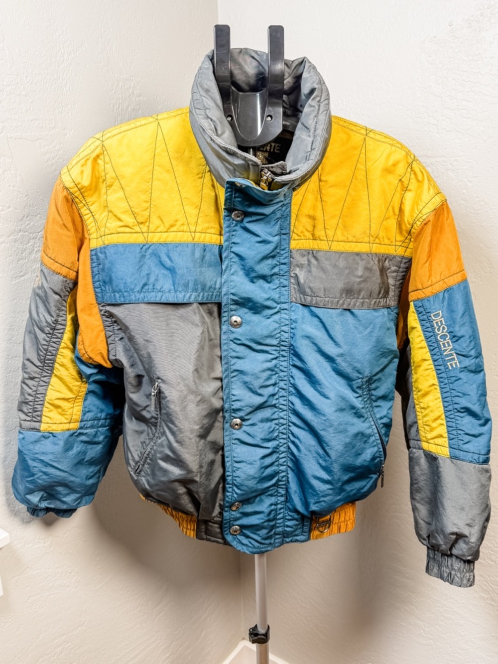 Vintage 90’s Retro Descente Colorblock Ski Jacket Insulated Size L
